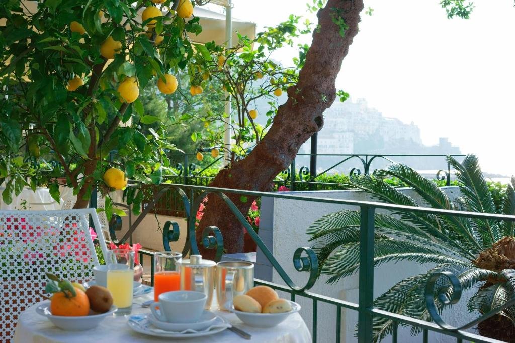 Amalfi, 16