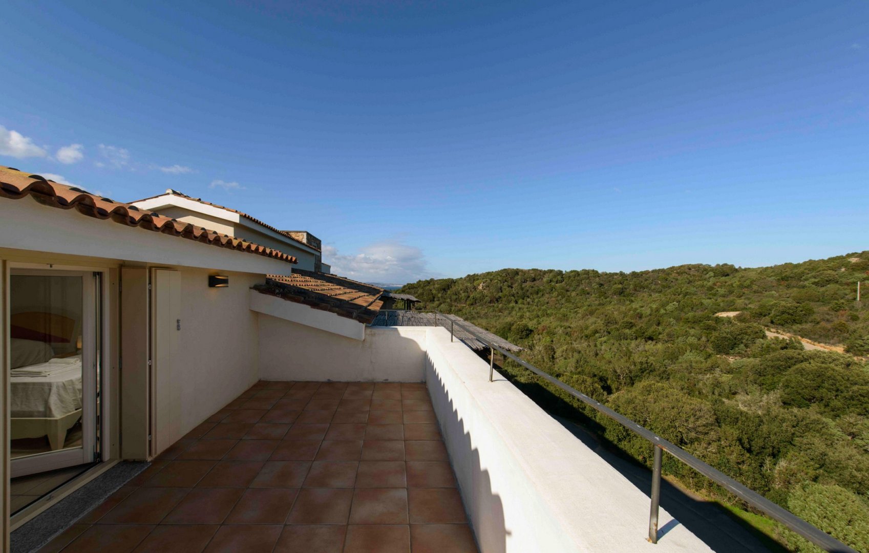 Baja Sardinia, 12