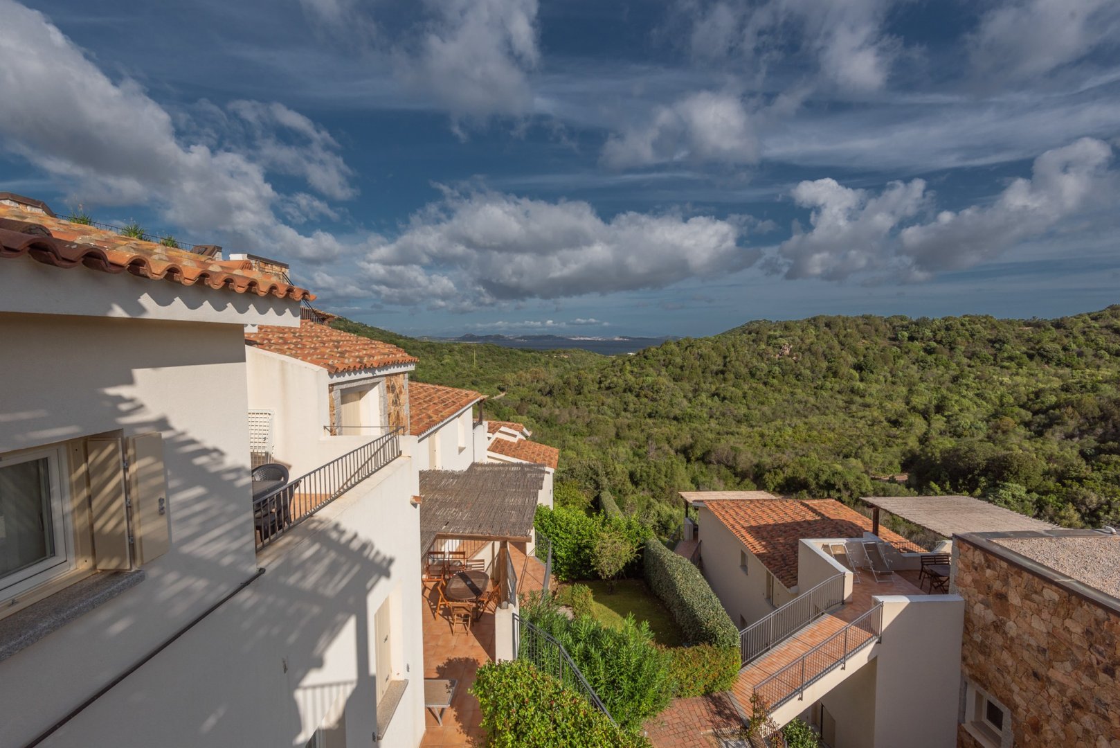 Baja Sardinia, 21