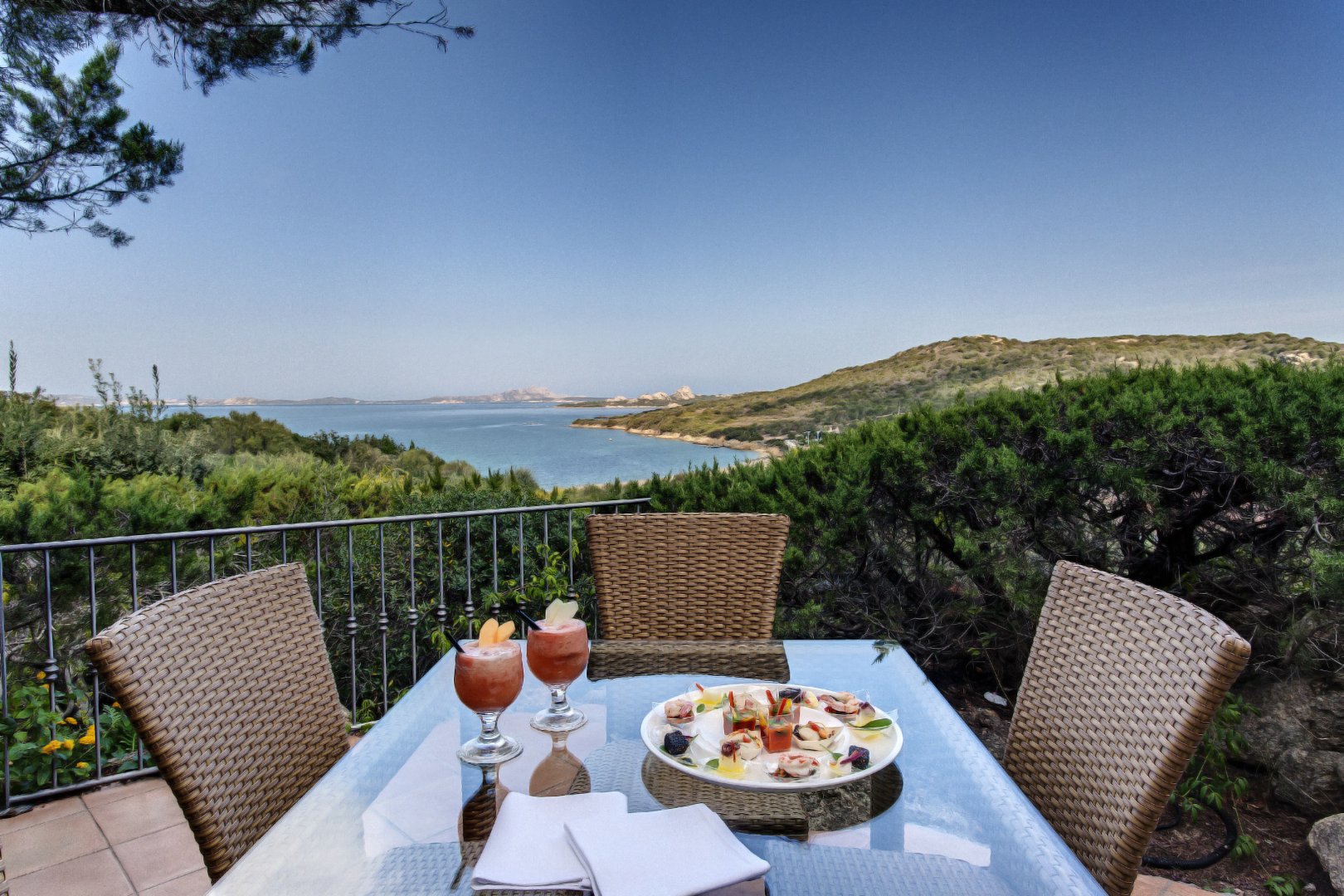 Baja Sardinia, 35