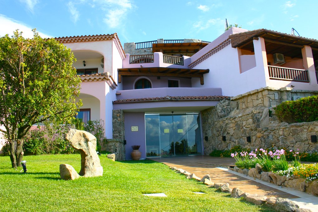 Baja Sardinia, 03
