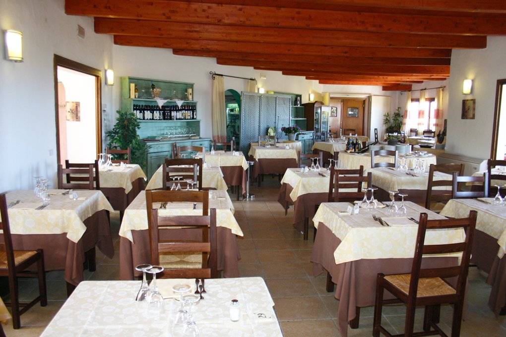 Baja Sardinia, 12