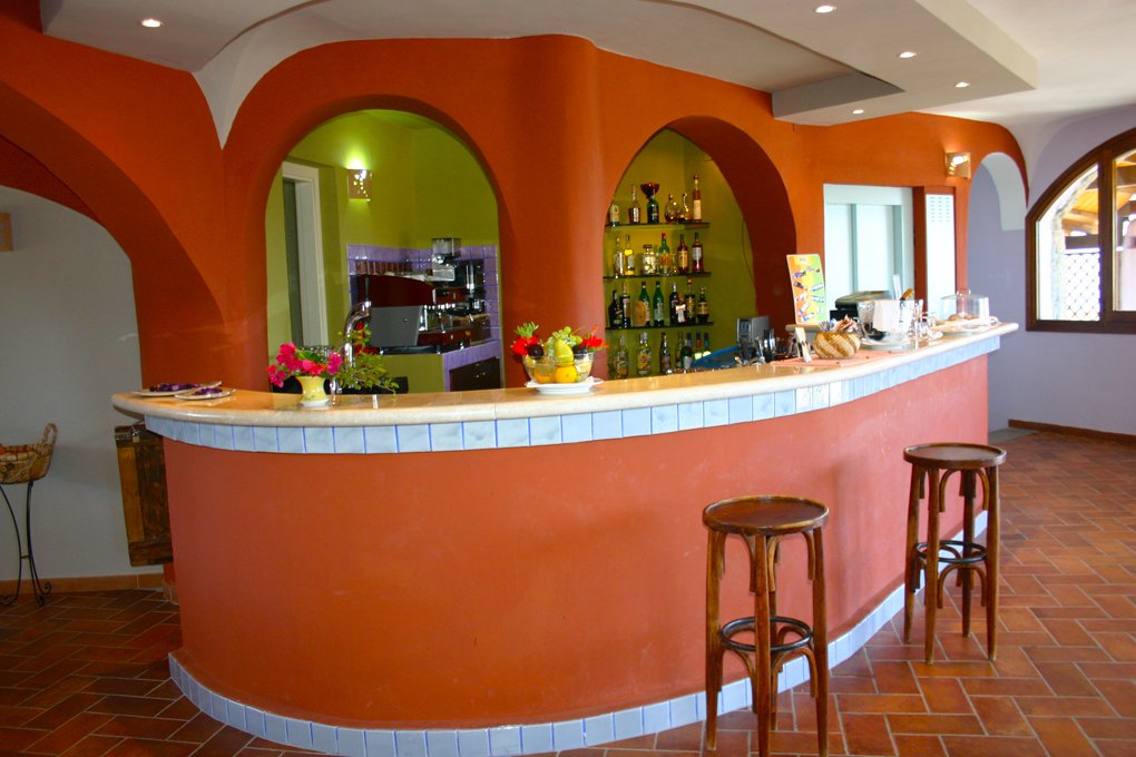 Baja Sardinia, 16