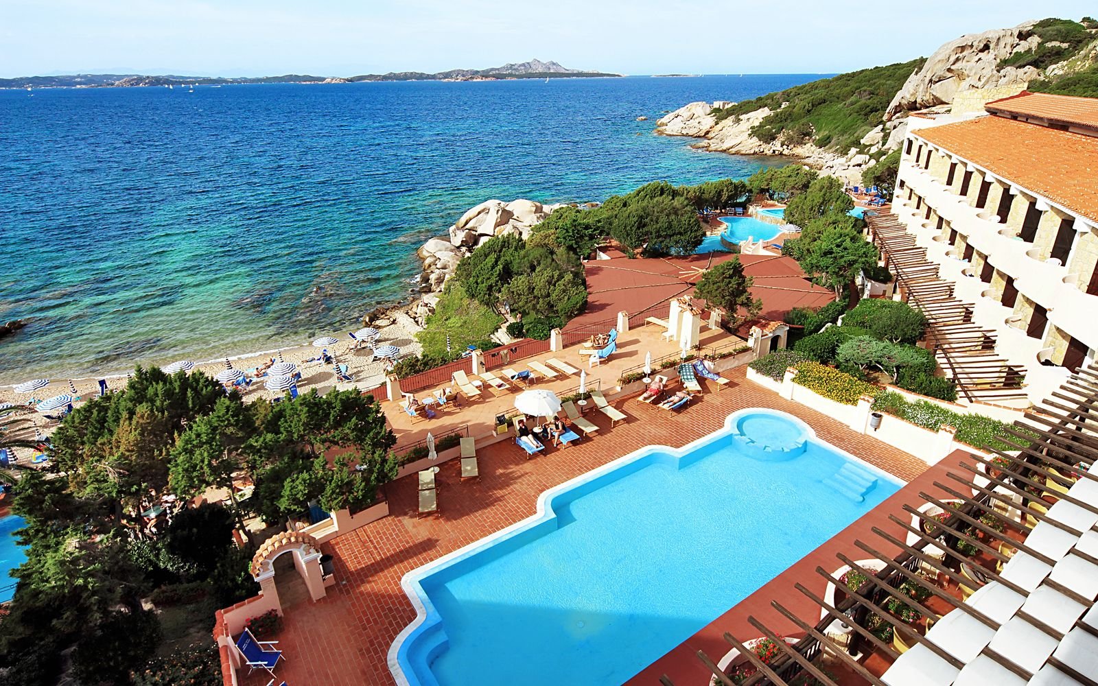 Baja Sardinia, 01