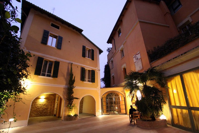 Bologna Centro Storico, 01