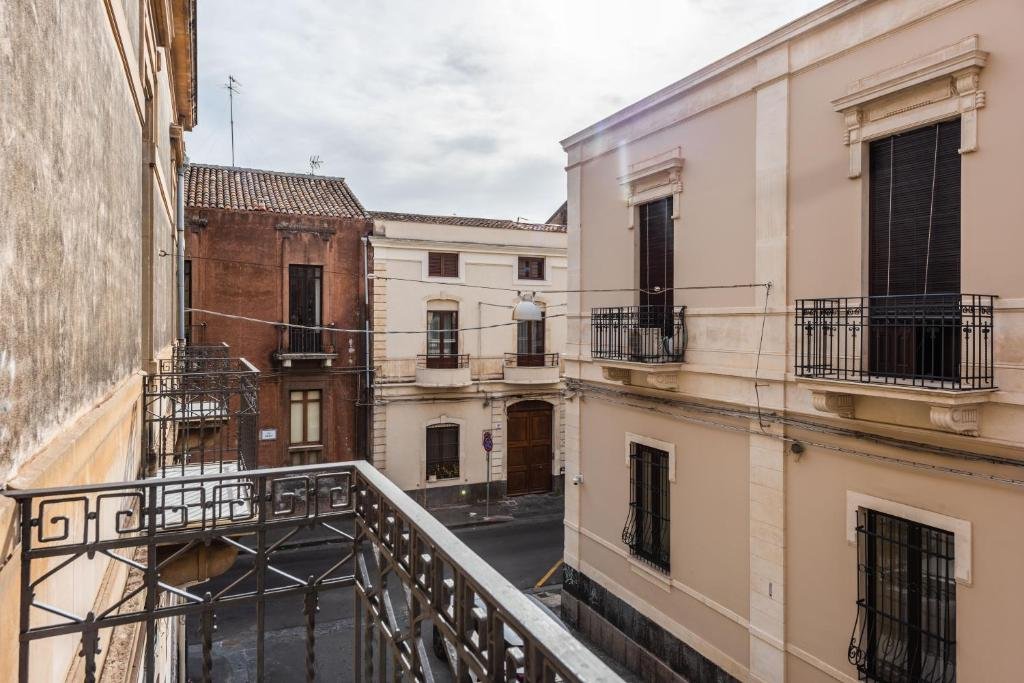 Catania, 15