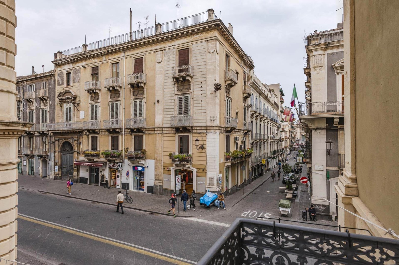 Catania, 01