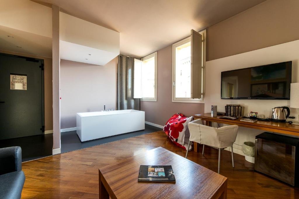 Ferrara, 10