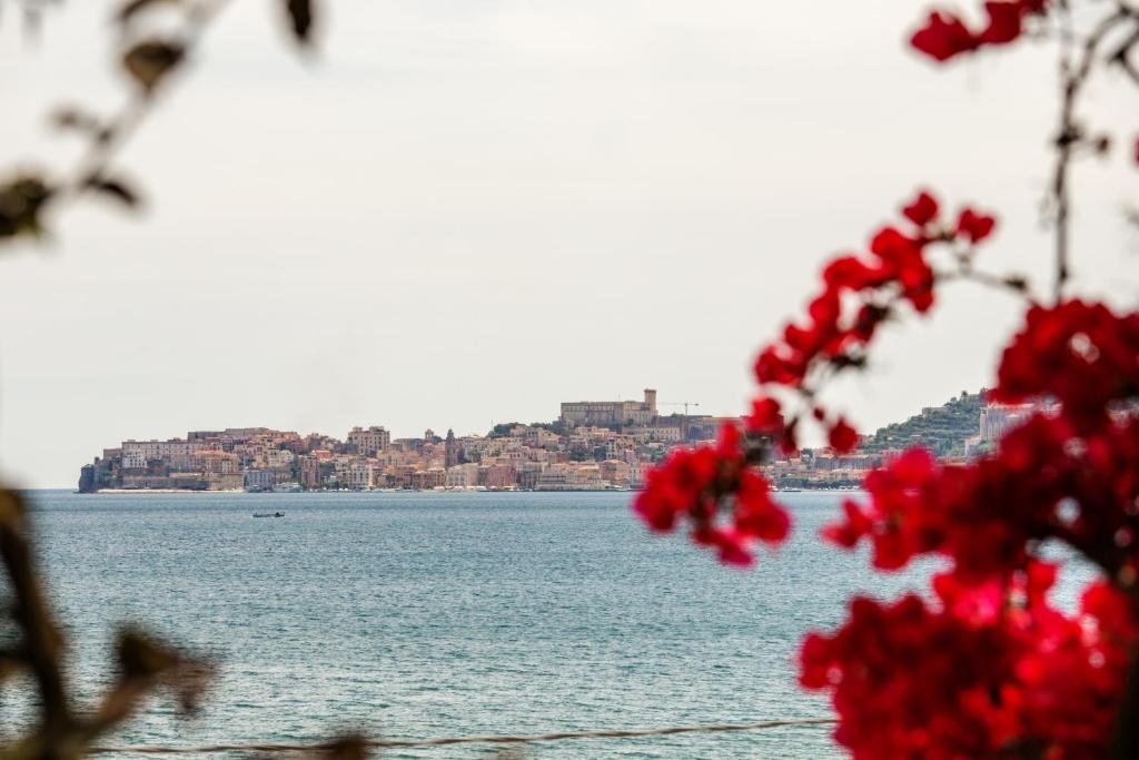 Gaeta, 16