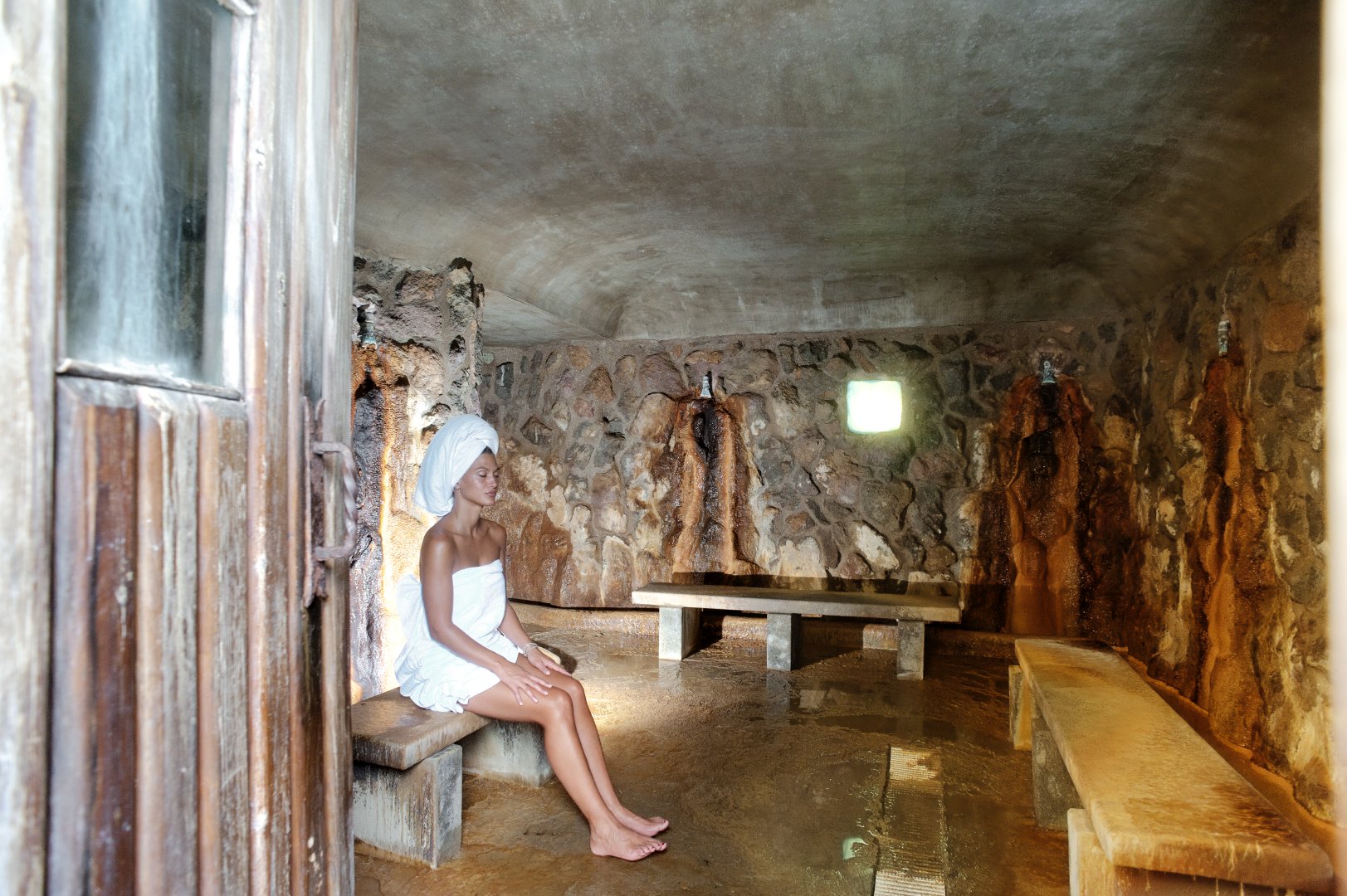 Lacco Ameno, 21