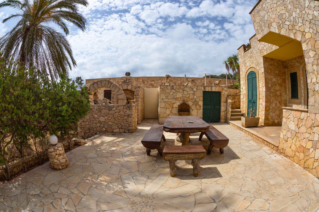 Isola di Lampedusa, 13