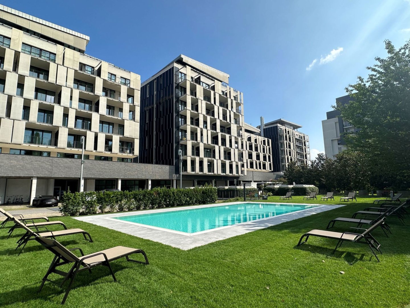 Viale Monza, 01