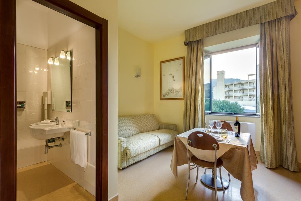 Montepaone, 17