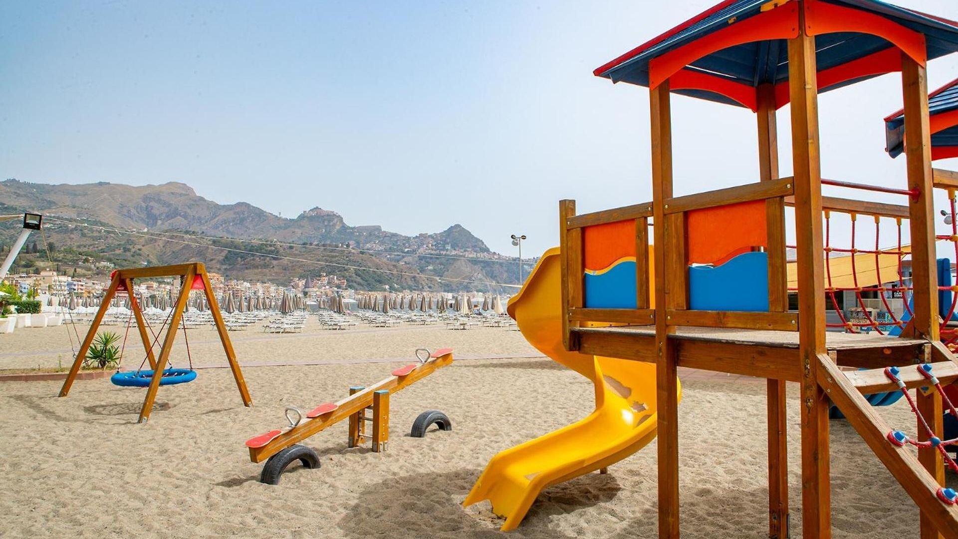 Giardini Naxos, 16