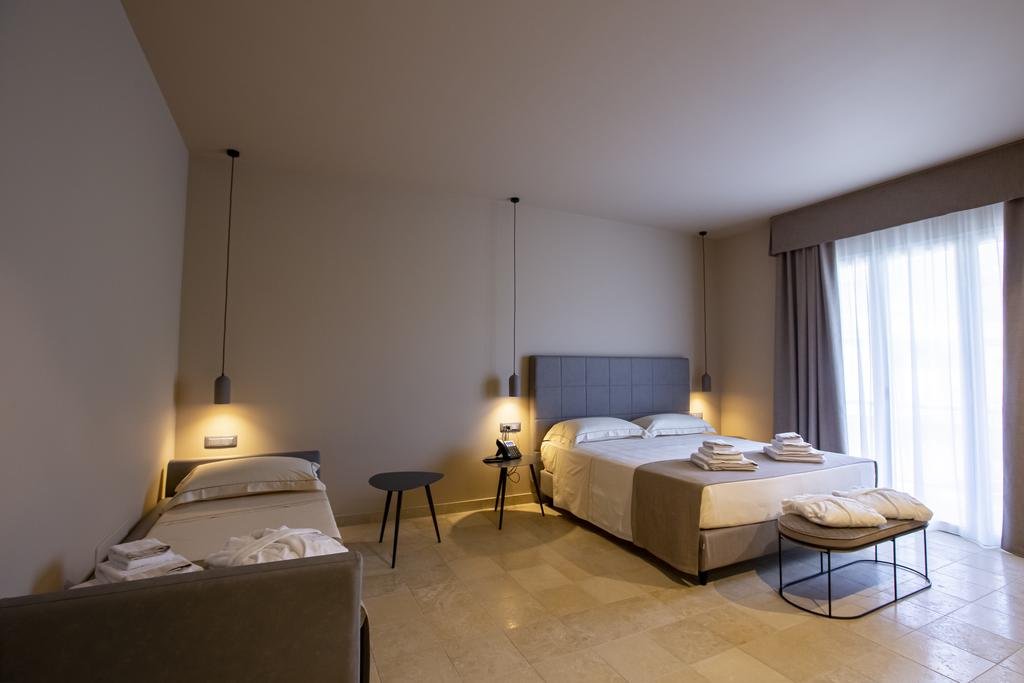 Noto, 10