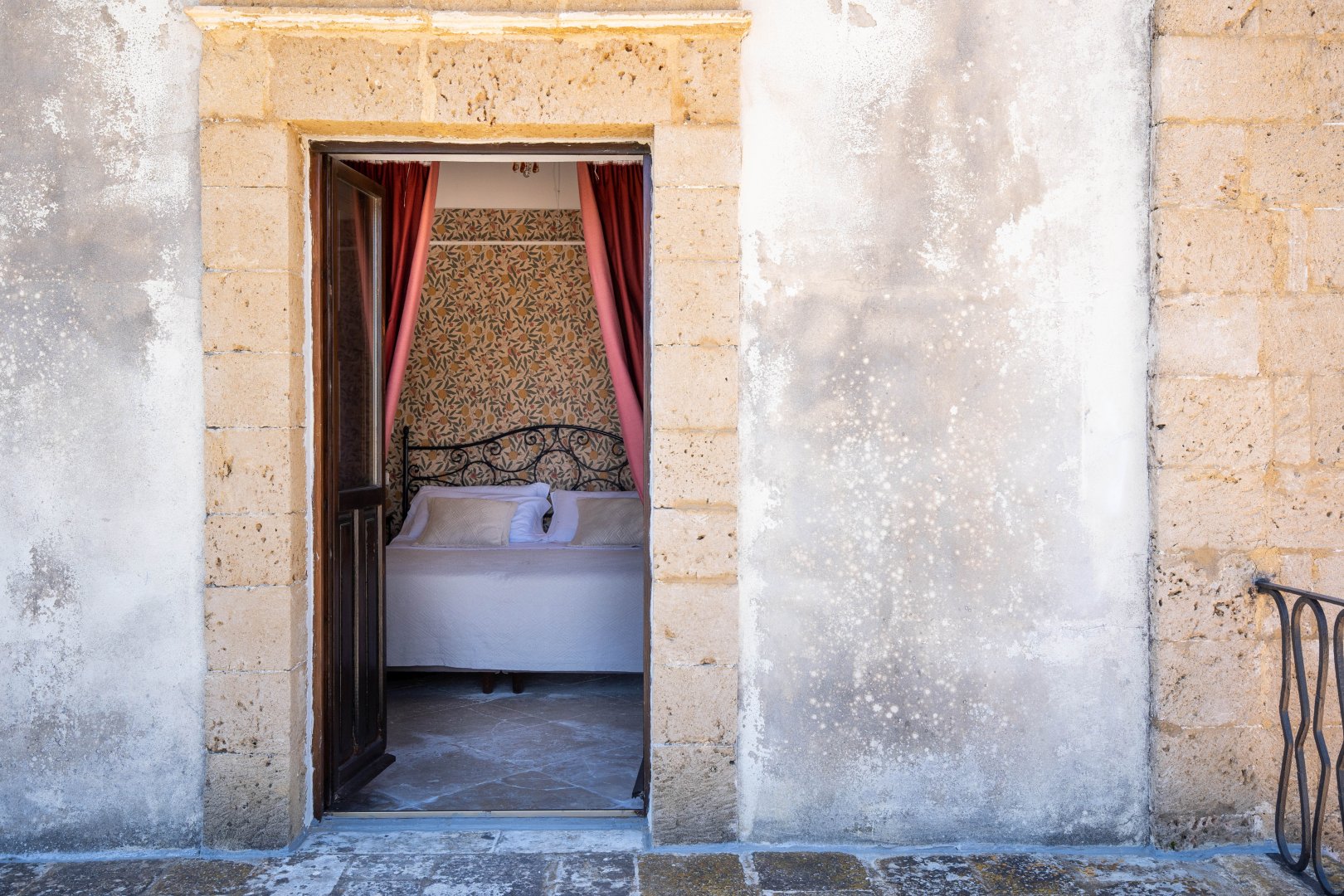 Noto, 14