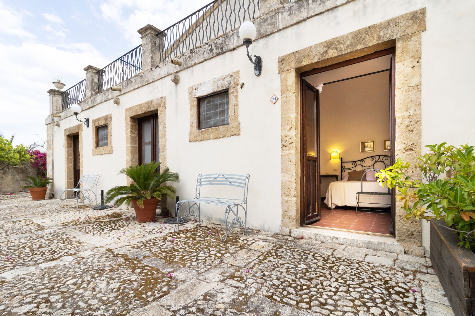 Noto, 20