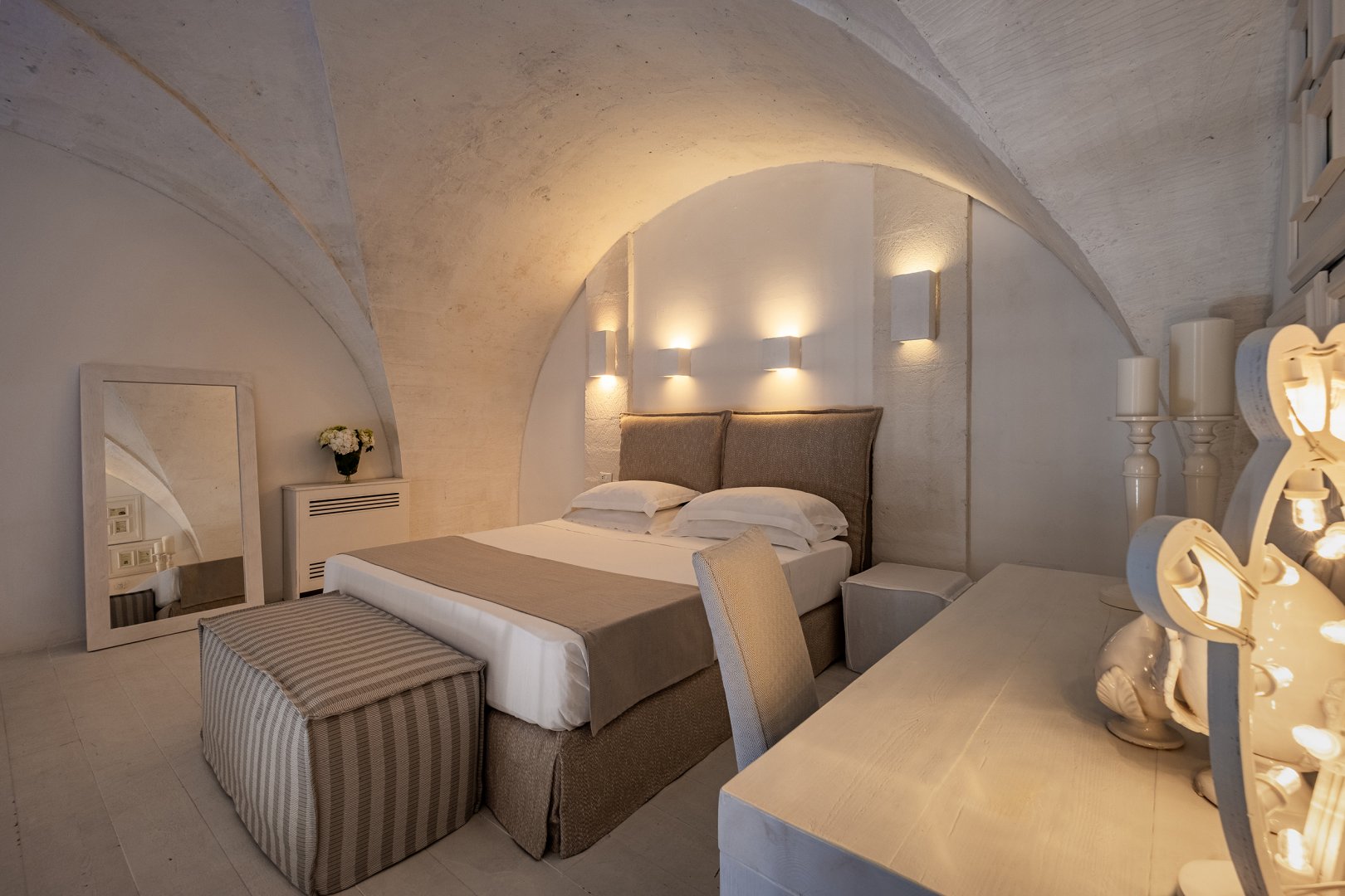 Otranto, 25