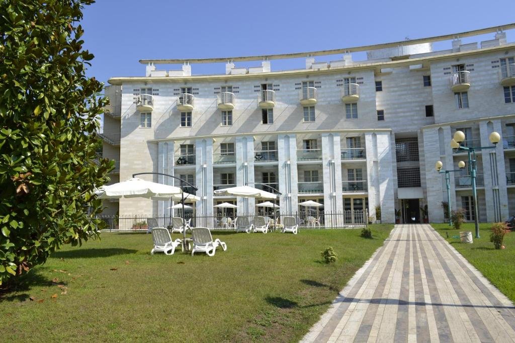 Pietrasanta, 01