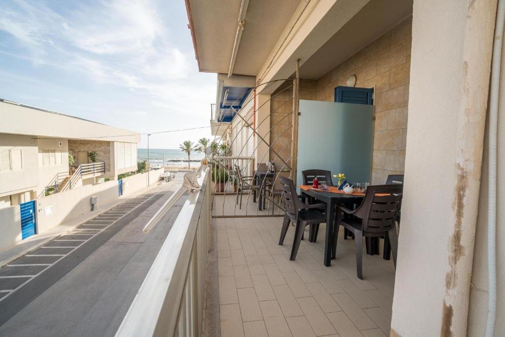 Marina di Ragusa, 04