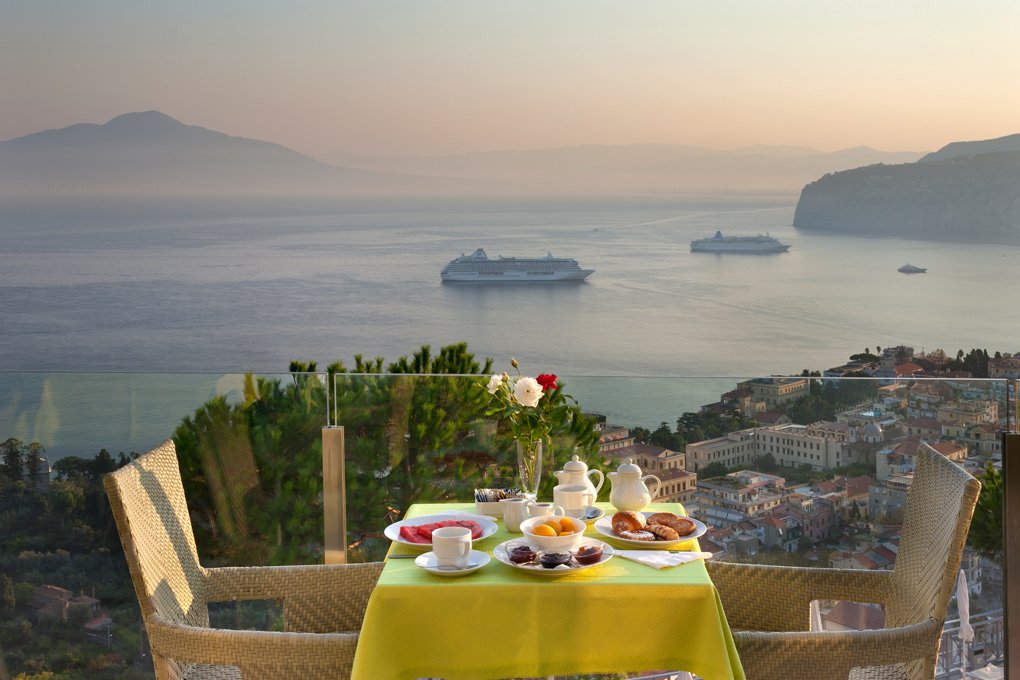 Sorrento, 19