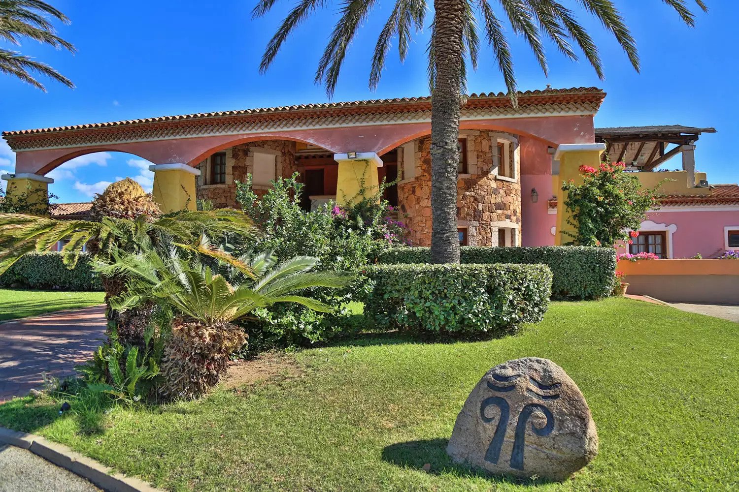 San Teodoro, 01