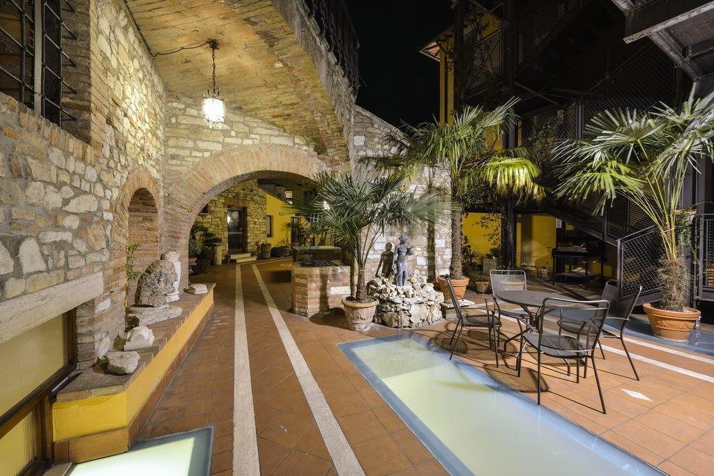 Todi, 10