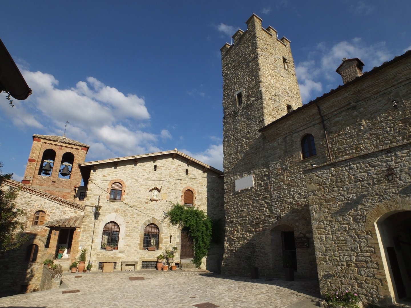 Valfabbrica, 12