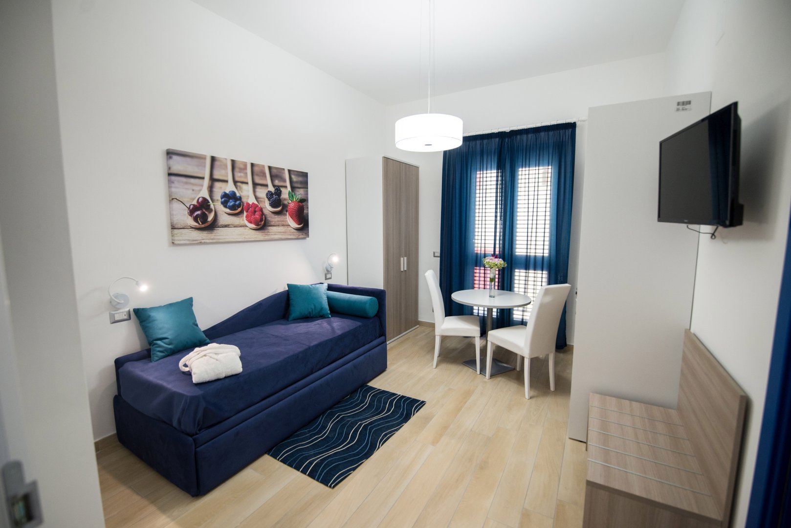 Messina, 28