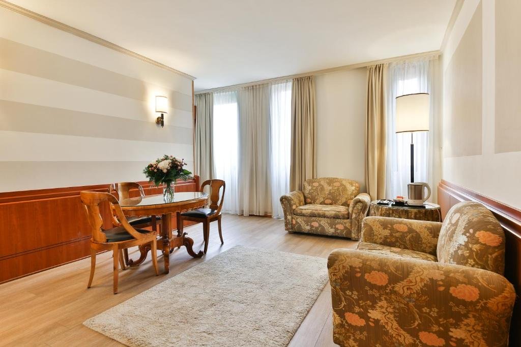 Verona, 12